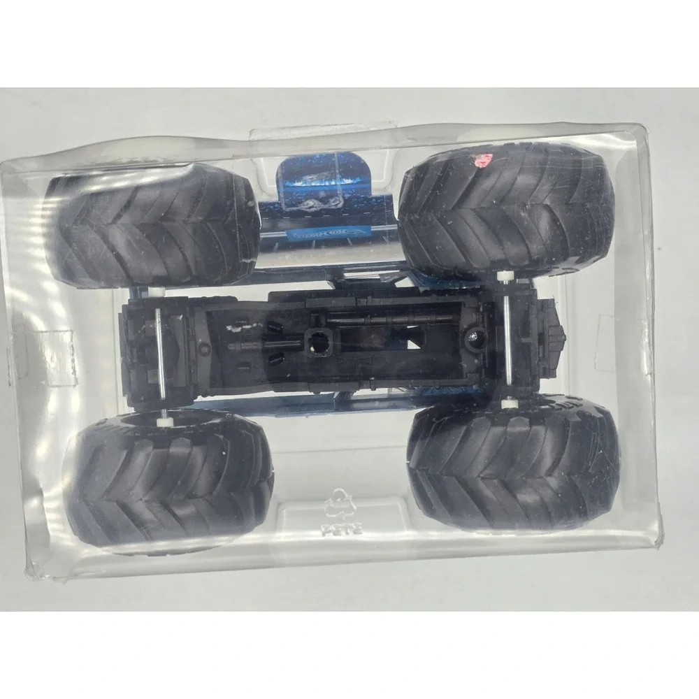 Hot Wheels Monster Truck - 1:24 Scale‎ Die-Cast Toy Truck - DAMAGED PACKAGING